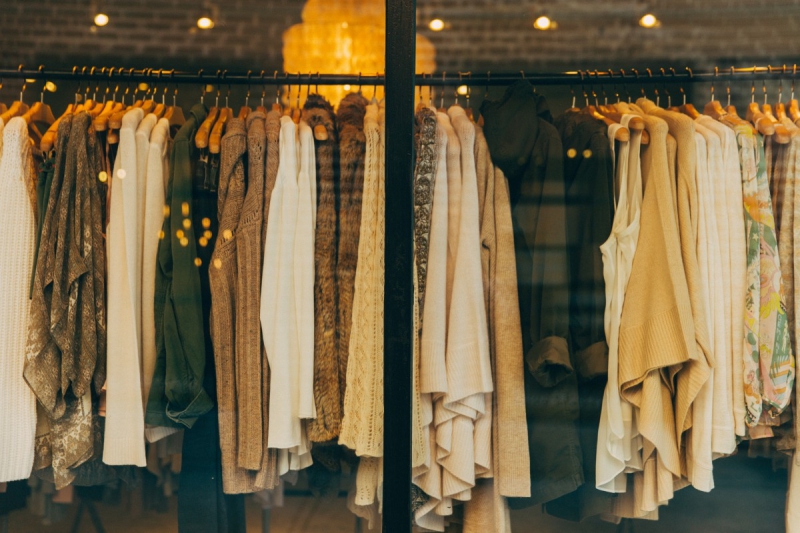 vente-CANNES-min_clothe_fashion_store_shop_window_store_front-21277